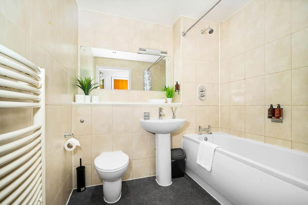Funky Arcadian Centre Apartment By Azura Nights Birmingham Dış mekan fotoğraf